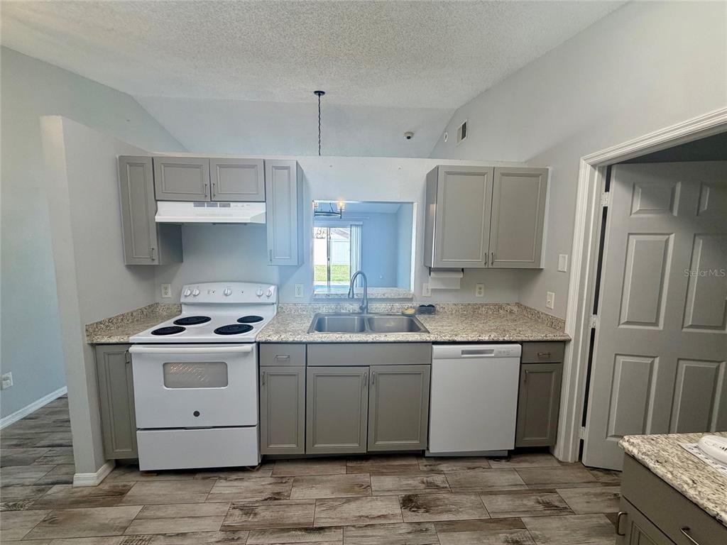 251 Rhapsody Lane Apopka, FL 32703 - Photo 8 of 19