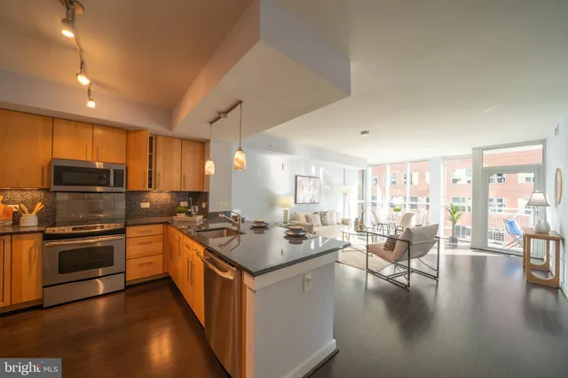 $3,300 | 1025 First Street Southeast, Unit 611, Washington, DC 20003