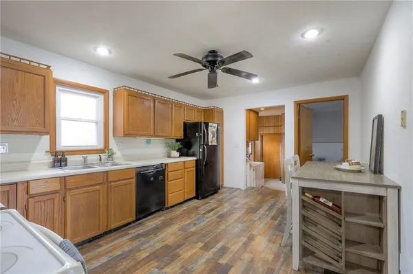 $165,000 | 406 East Washington Street, Windsor, MO 65360