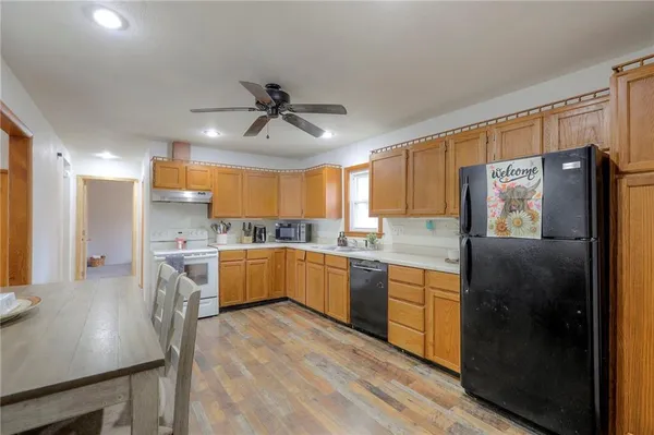 $165,000 | 406 East Washington Street, Windsor, MO 65360