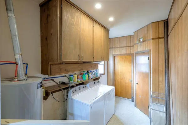 $165,000 | 406 East Washington Street, Windsor, MO 65360