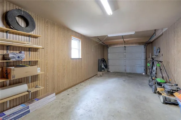 $165,000 | 406 East Washington Street, Windsor, MO 65360