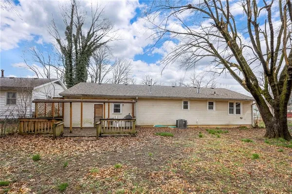 $165,000 | 406 East Washington Street, Windsor, MO 65360