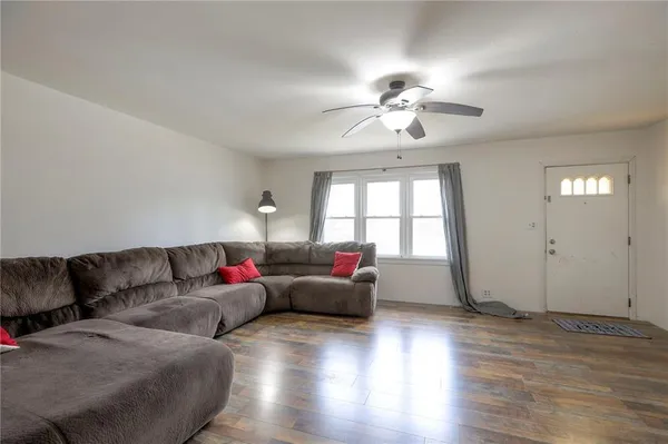 $165,000 | 406 East Washington Street, Windsor, MO 65360