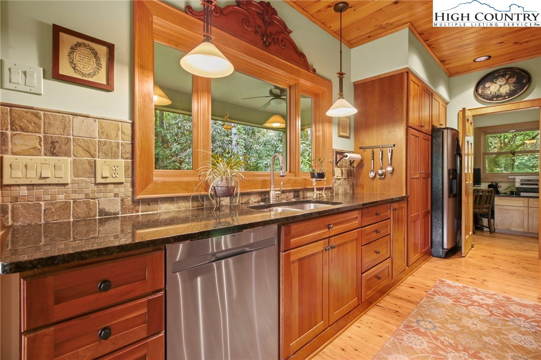 1583 Fall Creek Road Purlear, NC 28665 - Photo 21 of 50 Gallery Image 21
