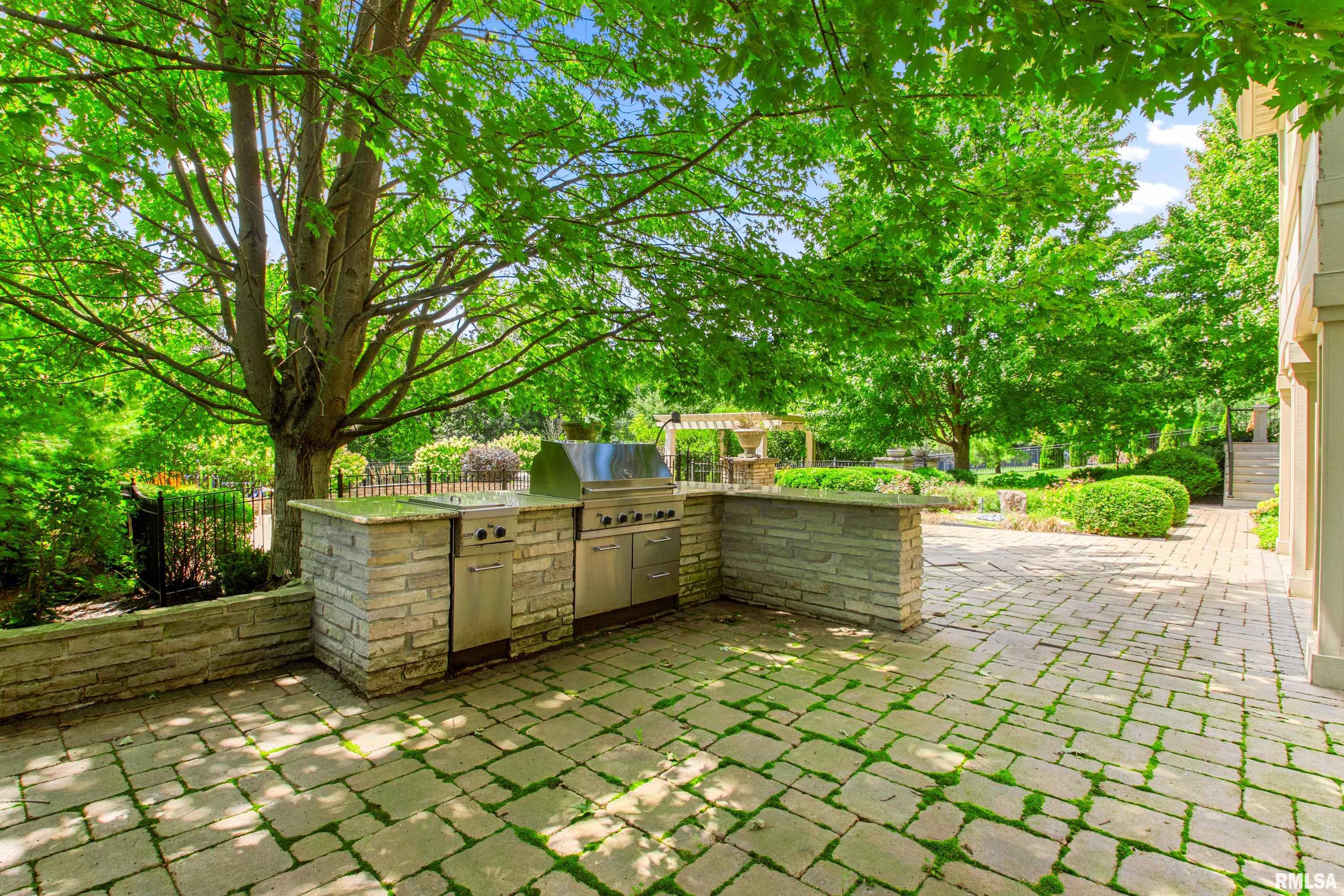 1811 Kern Road Washington, IL 61571 - Photo 83 of 95 Gallery Image 83