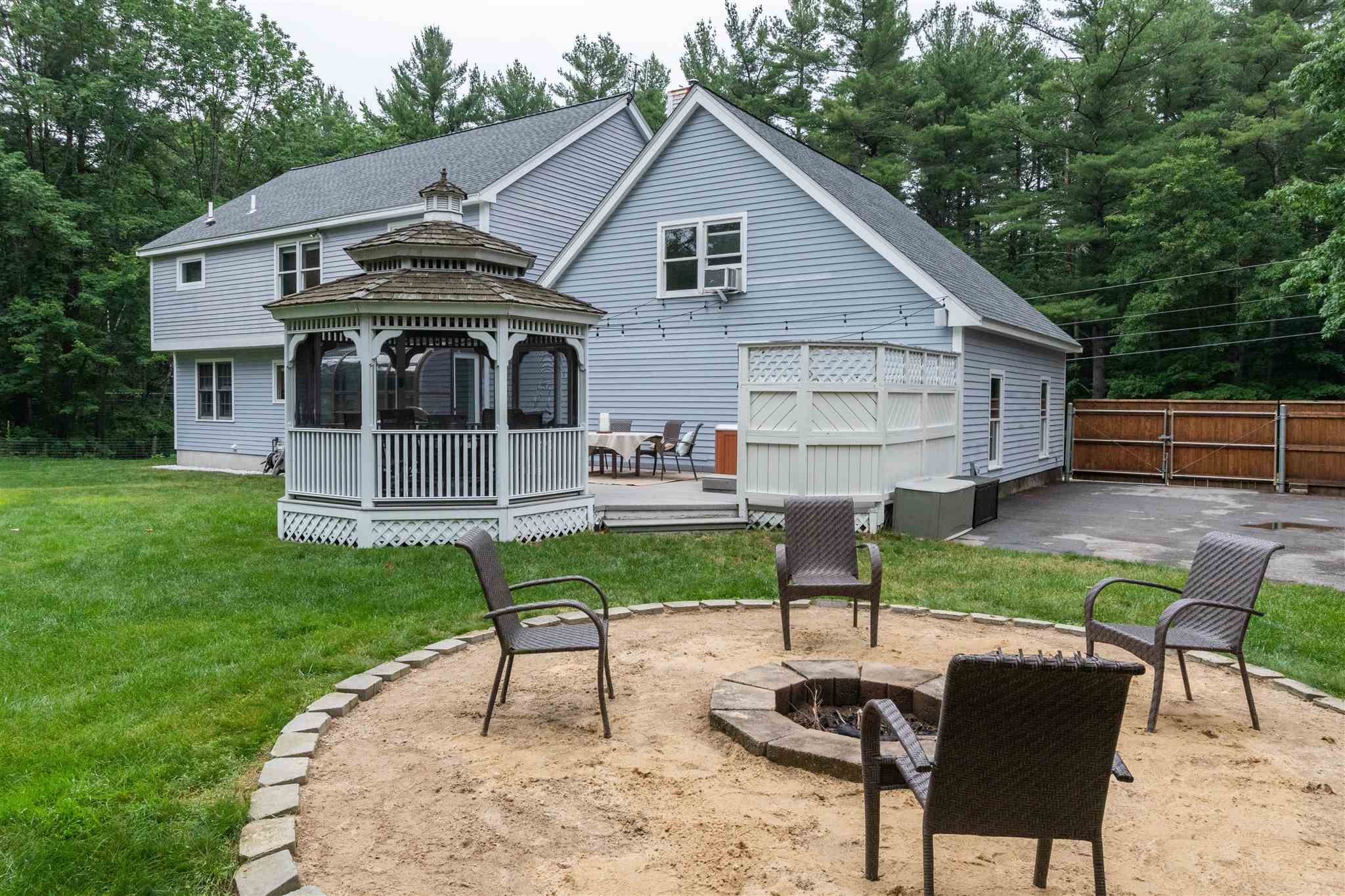 20 Indian Rock Road Nashua, NH 03063 - Photo 4 of 39