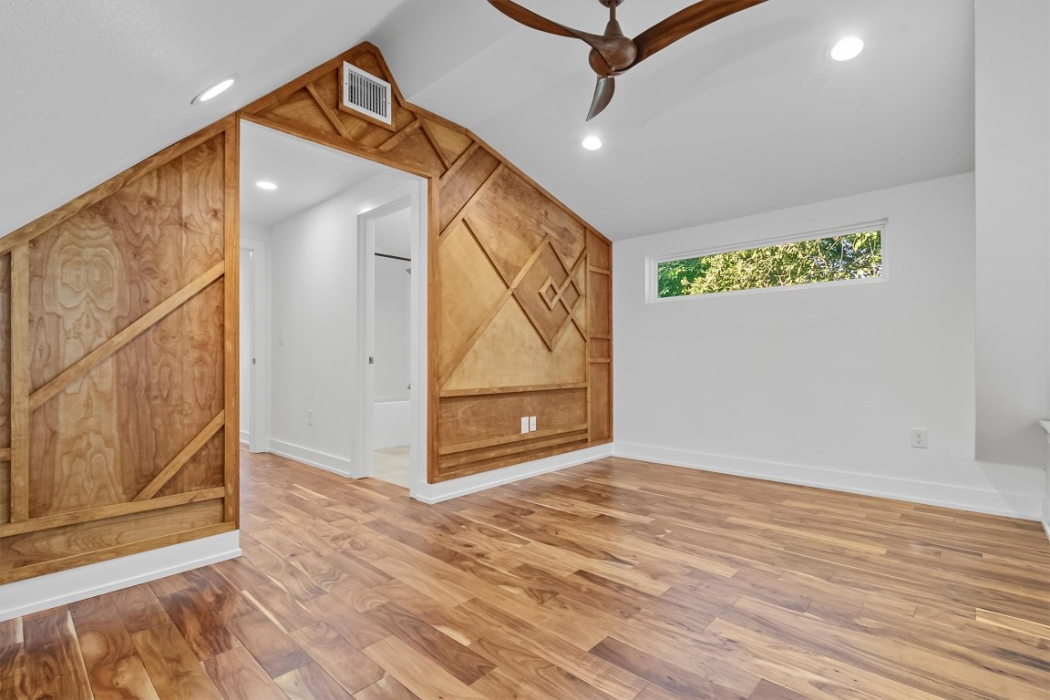 2712 Oak Springs Drive, Unit A Austin, TX 78702 - Photo 25 of 34 a view of a garage