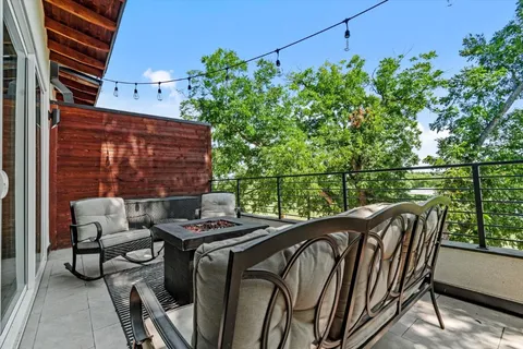 $739,000 | 2712 Oak Springs Drive, Unit A, Austin, TX 78702