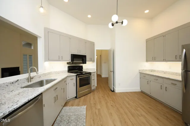 $2,300 | 237 Glen Eden Road, Durham, NC 27713