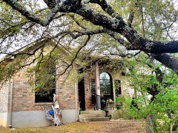 $549,900 | 1332 Johnson Road, Canyon Lake, TX 78133