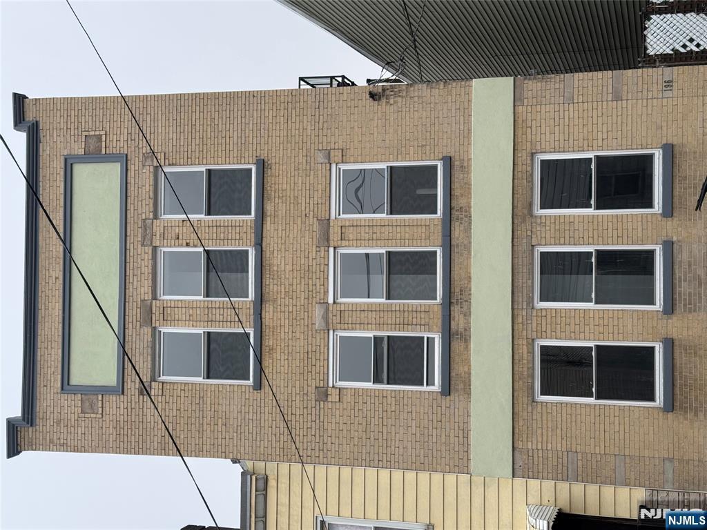 196 Malvern Street, Unit 1 Newark, NJ 07105 - Photo 16 of 16 a front view of a building