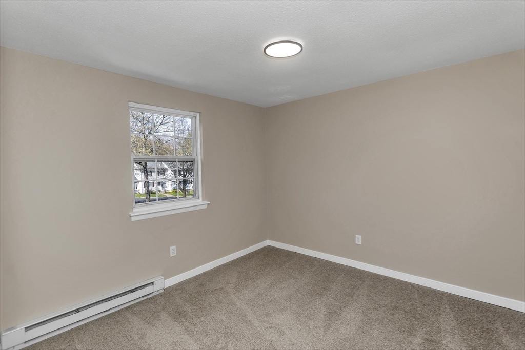 22 Warebrook Villiage, Unit 22 Ware, MA 01082 - Photo 11 of 23
