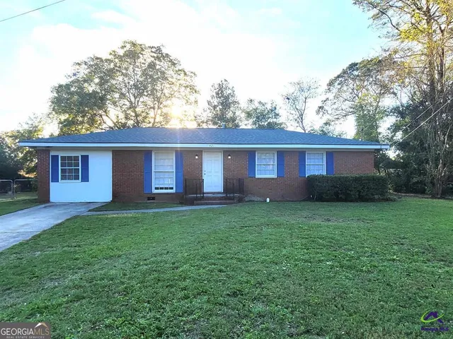 $1,450 | 421 Willow Avenue, Warner Robins, GA 31093