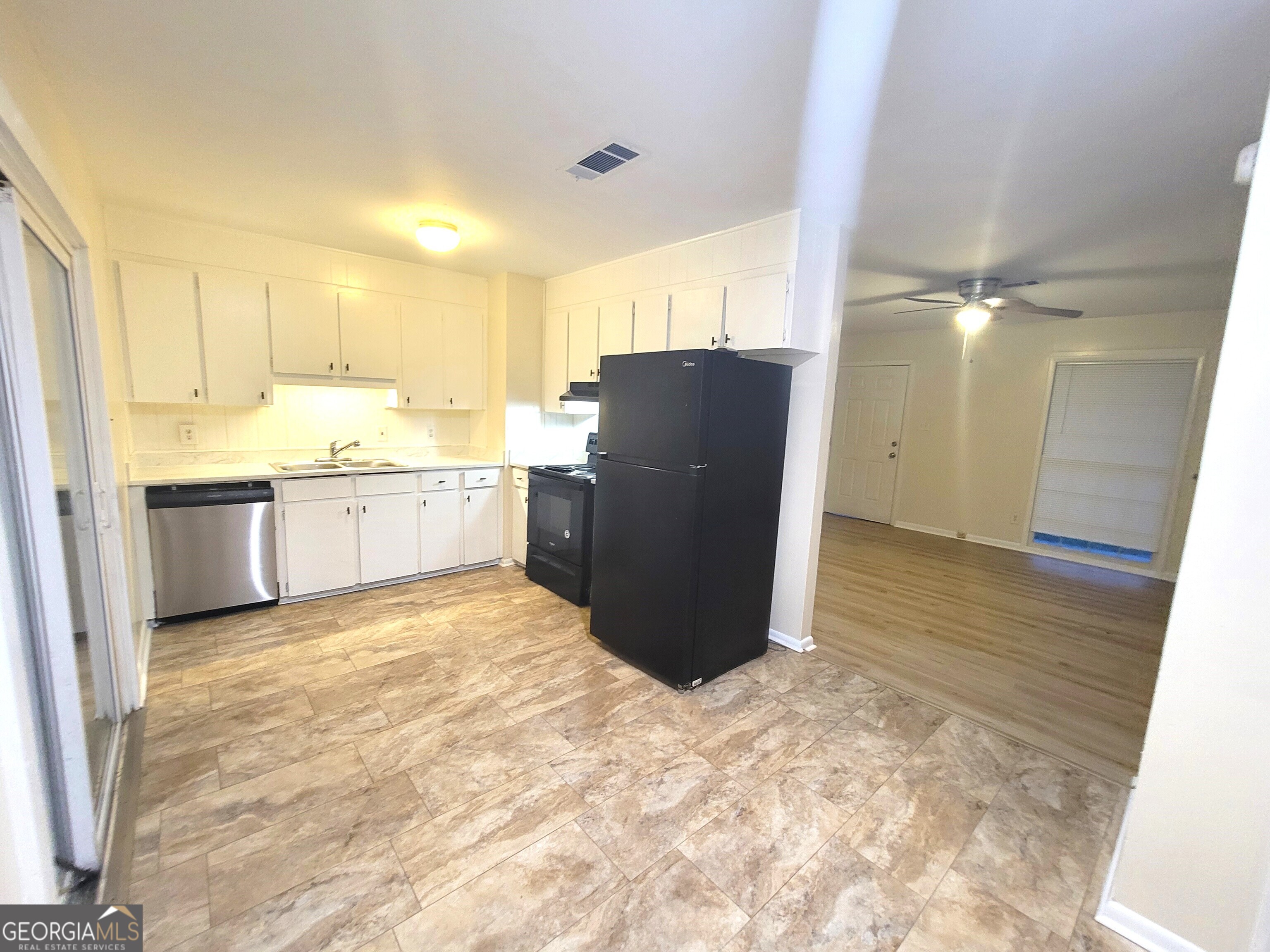 421 Willow Avenue Warner Robins, GA 31093 - Photo 3 of 12