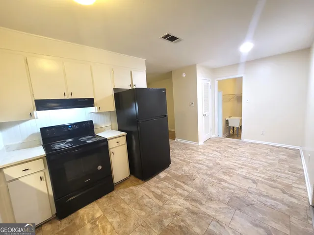 $1,450 | 421 Willow Avenue, Warner Robins, GA 31093