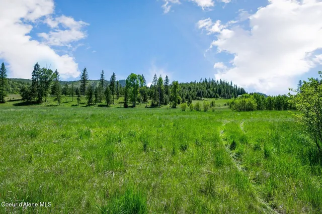 $335,000 | 2902 Jewel Lake Road, Sagle, ID 83860