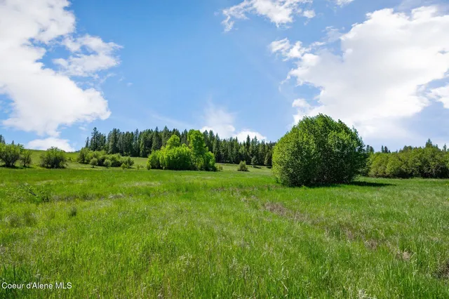 $335,000 | 2902 Jewel Lake Road, Sagle, ID 83860