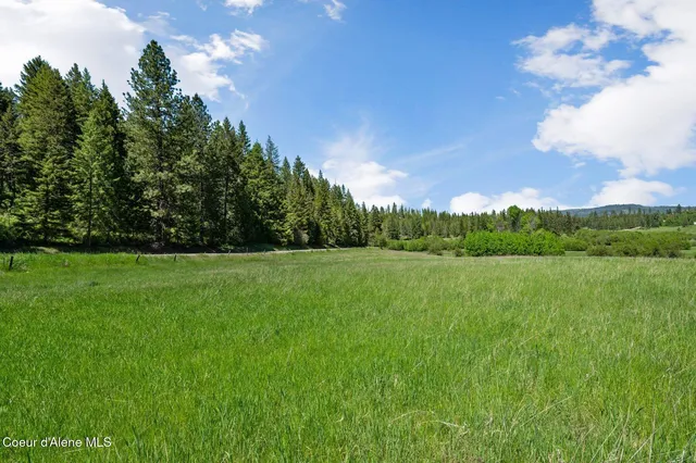 $335,000 | 2902 Jewel Lake Road, Sagle, ID 83860