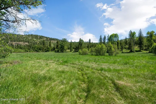 $335,000 | 2902 Jewel Lake Road, Sagle, ID 83860