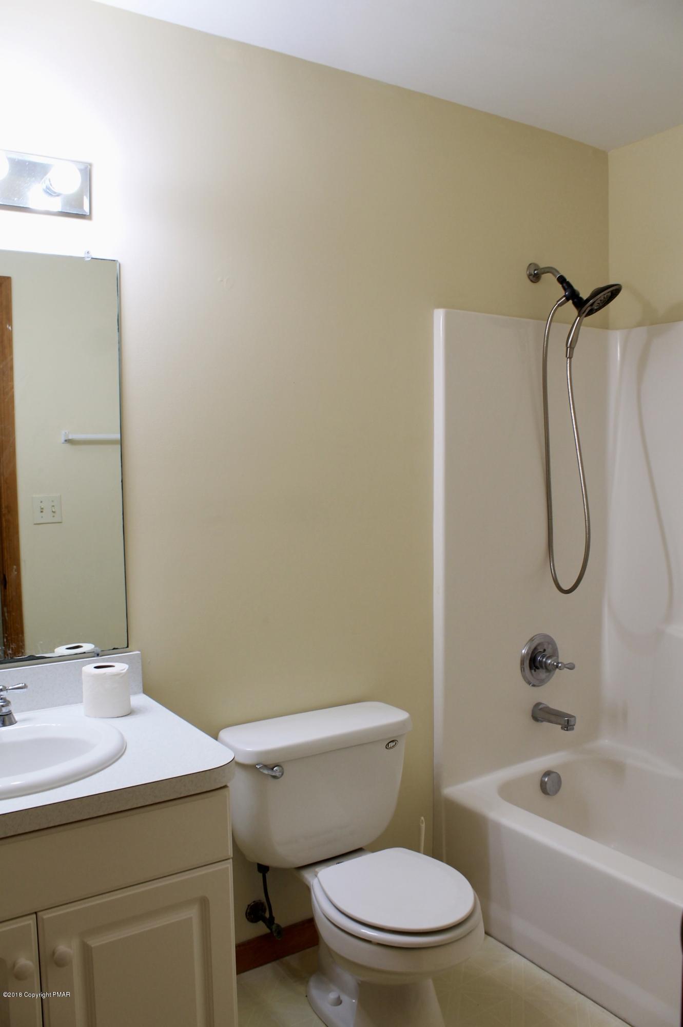 440 Northampton Road Tobyhanna, PA 18466 - Photo 14 of 21 main bath level 2