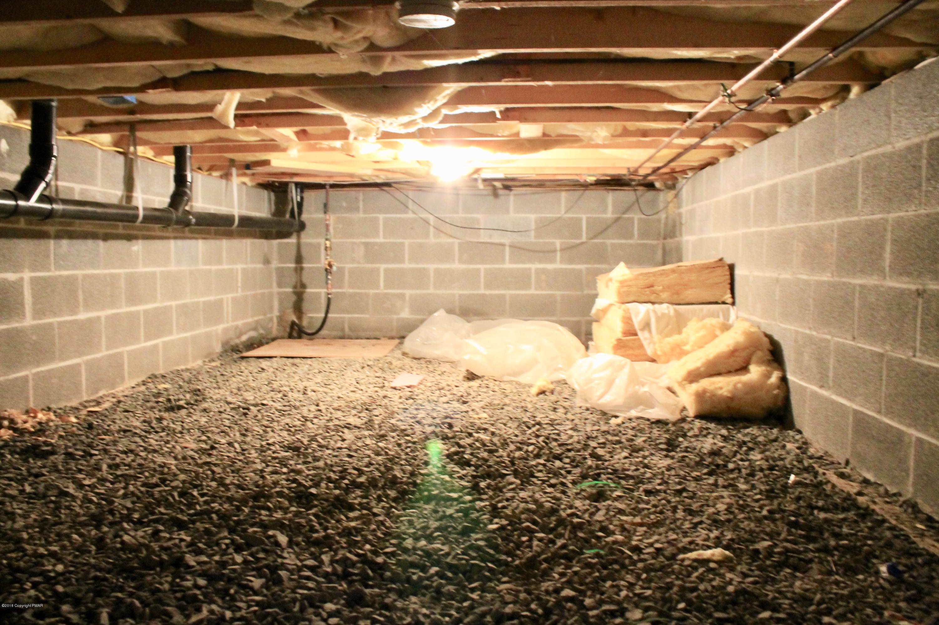 440 Northampton Road Tobyhanna, PA 18466 - Photo 19 of 21 crawlspace
