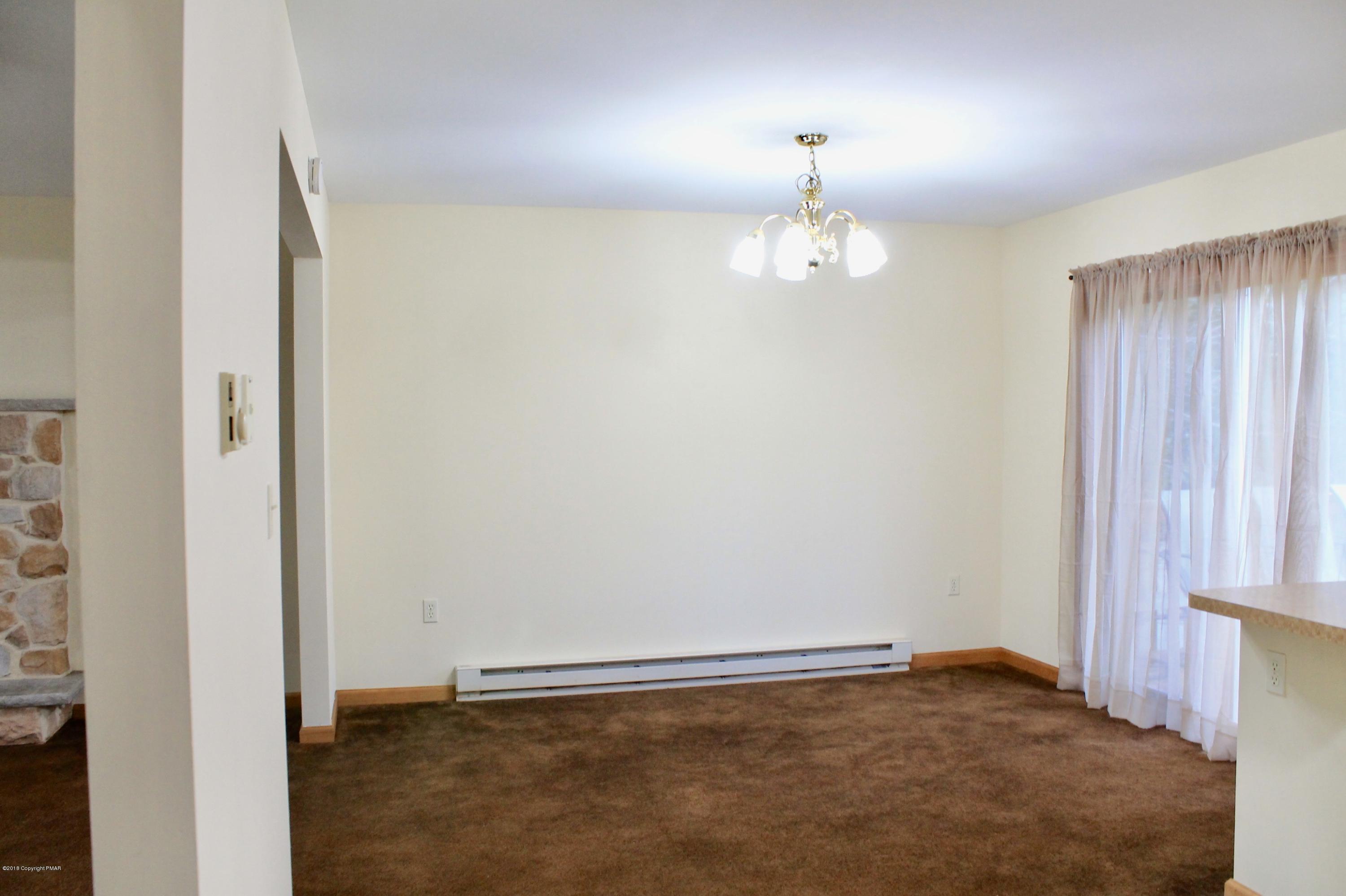 440 Northampton Road Tobyhanna, PA 18466 - Photo 7 of 21 dining area