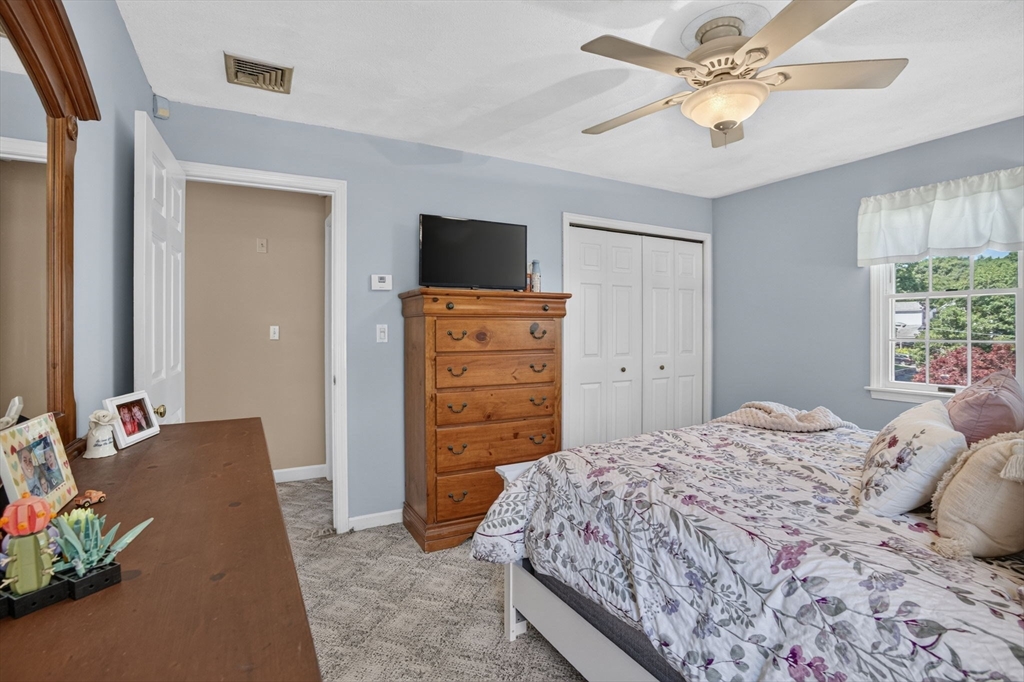 65 Phaeton Rock Road Lynn, MA 01904 - Photo 17 of 38