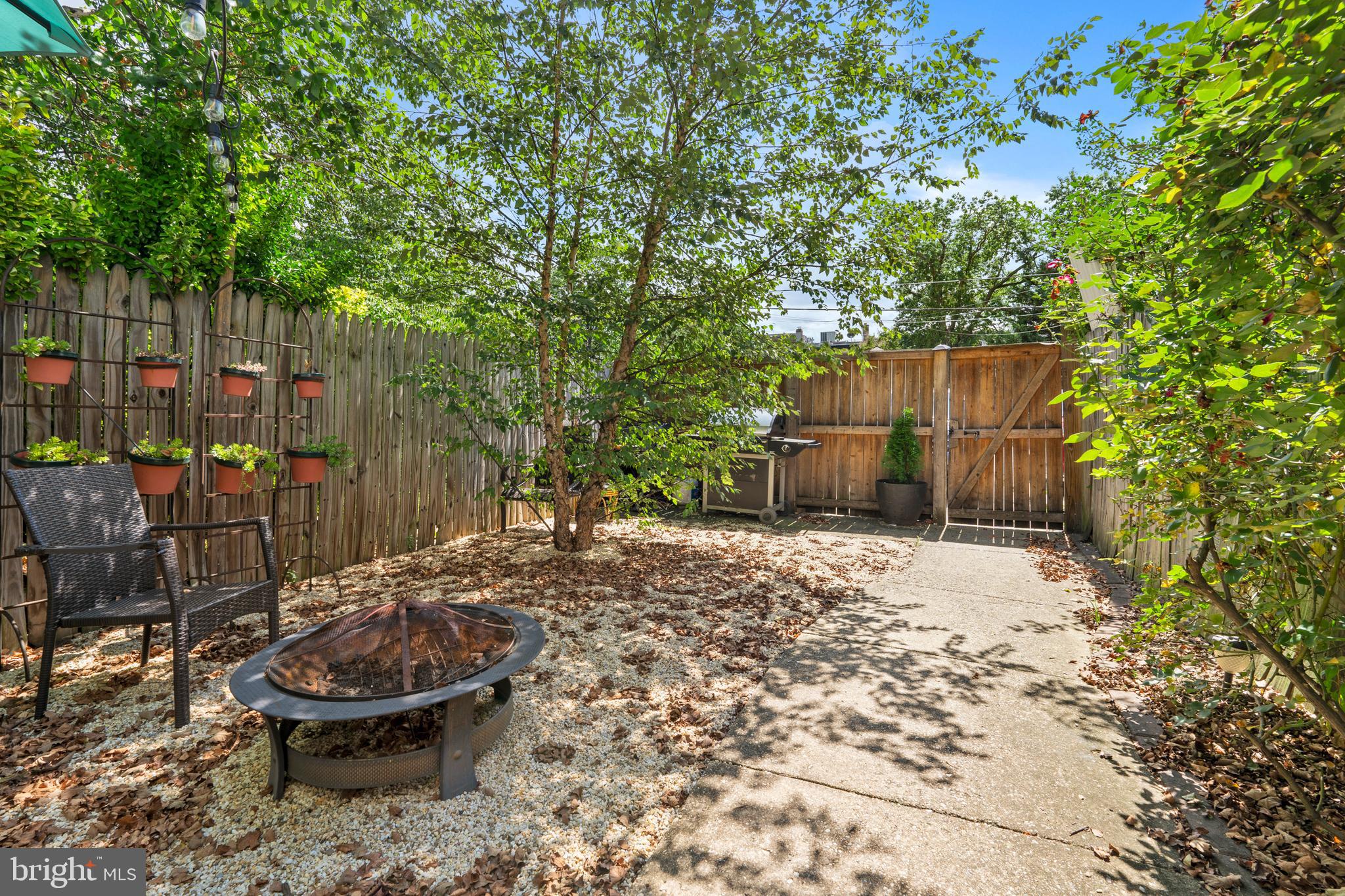 1815 East Capitol Street Southeast, Unit 1 Washington, DC 20003 - Photo 17 of 19 a outdoor space with a patio
