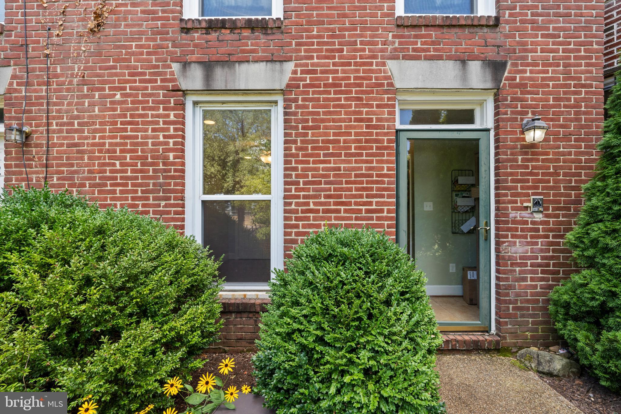 1815 East Capitol Street Southeast, Unit 1 Washington, DC 20003 - Photo 3 of 19