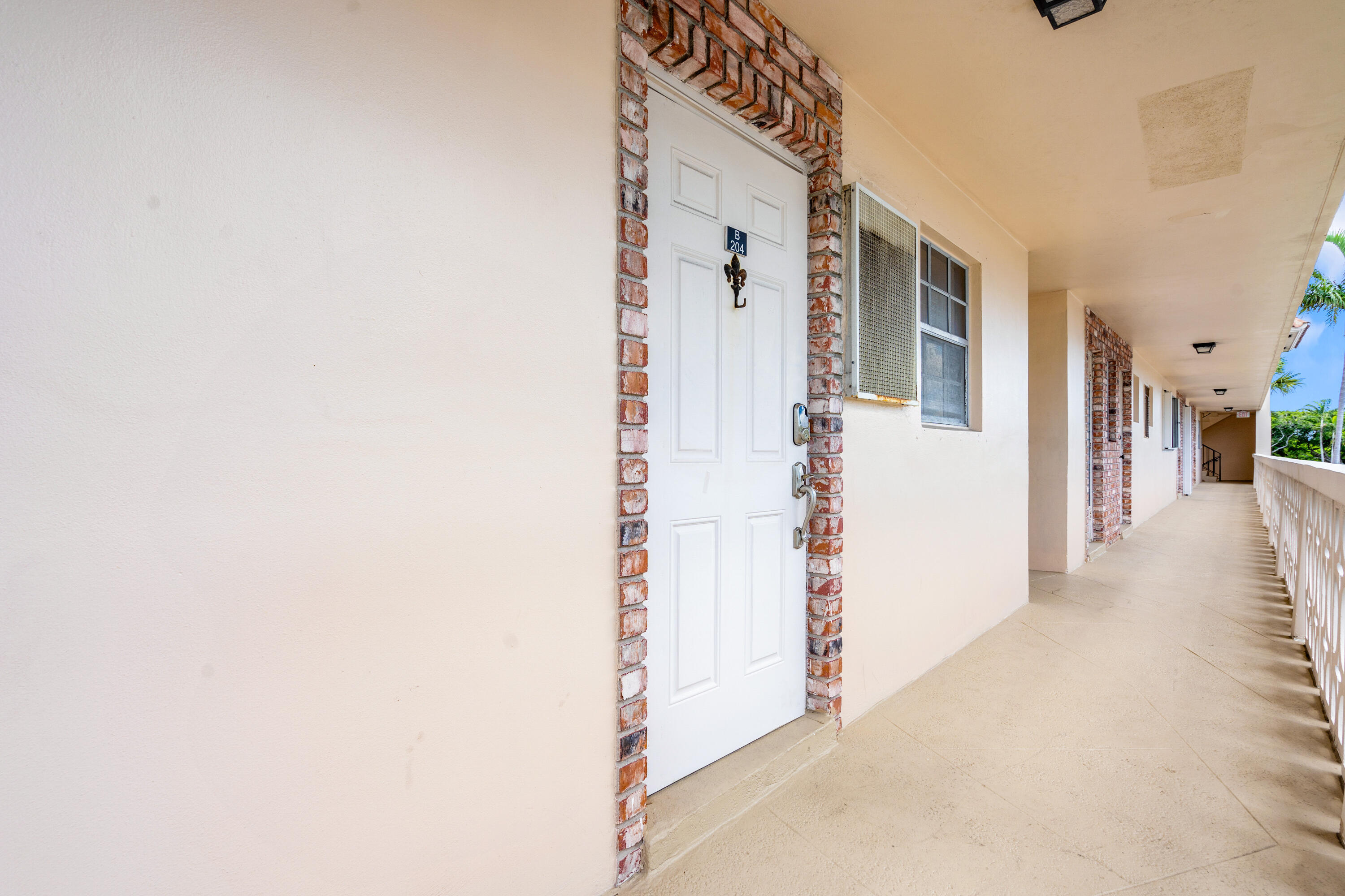 400 Northeast 20th Street Boca Raton, FL 33431 - Photo 16 of 17 Front Door