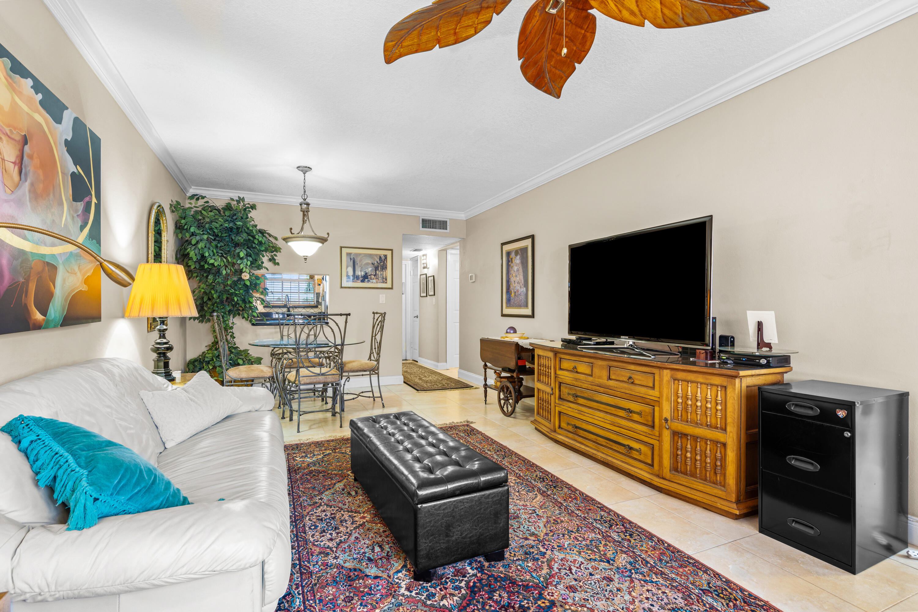 400 Northeast 20th Street Boca Raton, FL 33431 - Photo 6 of 17 Living Room