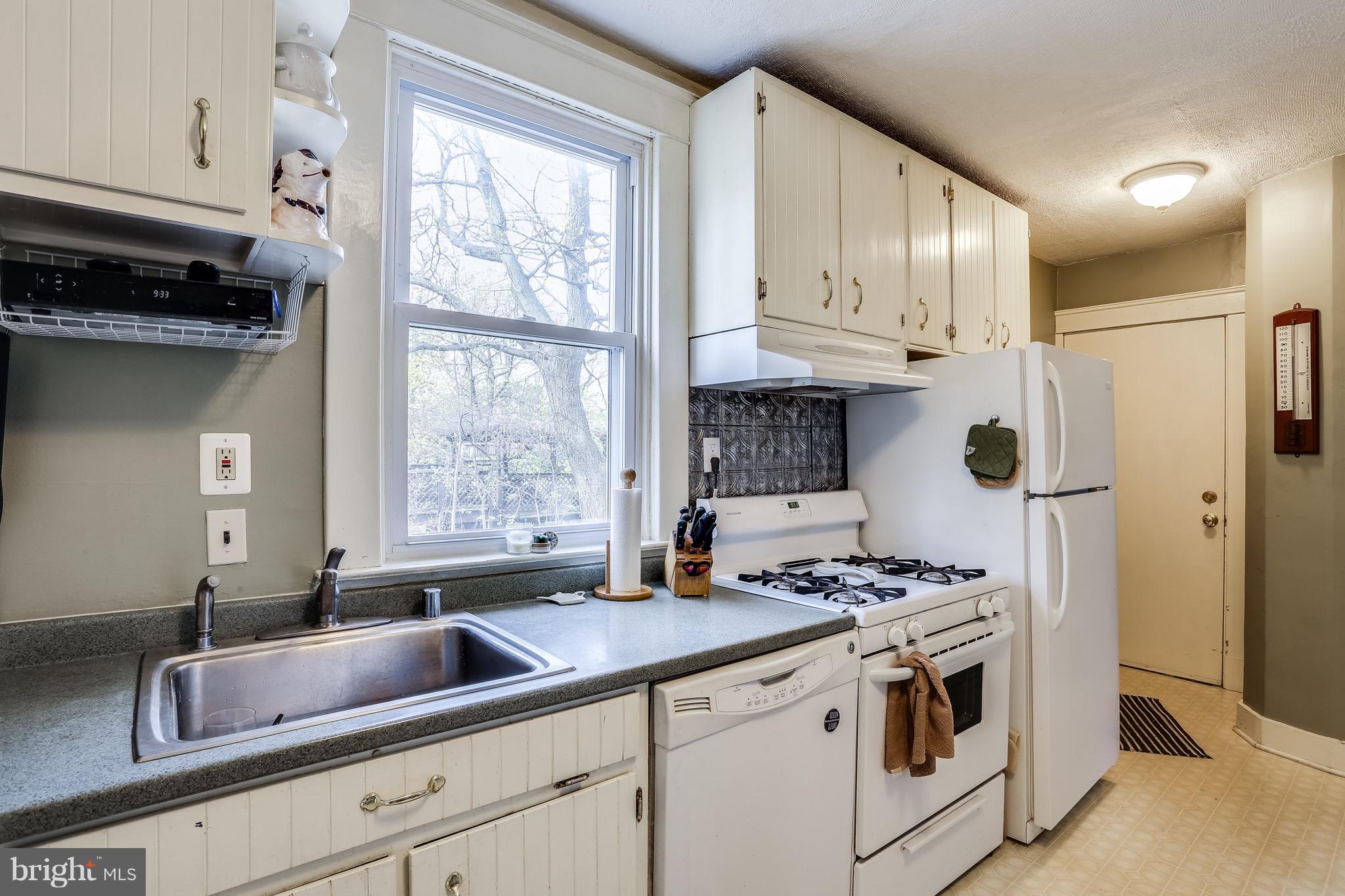 3522 St James Road Baltimore, MD 21244 - Photo 14 of 30 Kitchen w/ Lots of Counter Space