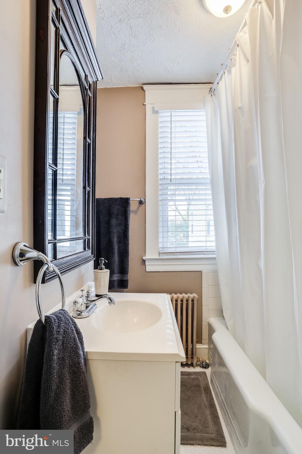 3522 St James Road Baltimore, MD 21244 - Photo 15 of 30 Full Bath Main Level