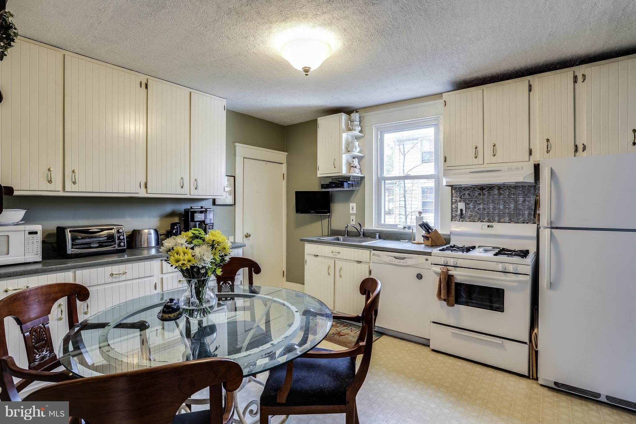 3522 St James Road Baltimore, MD 21244 - Photo 4 of 30 Eat In Kitchen off Dining Room