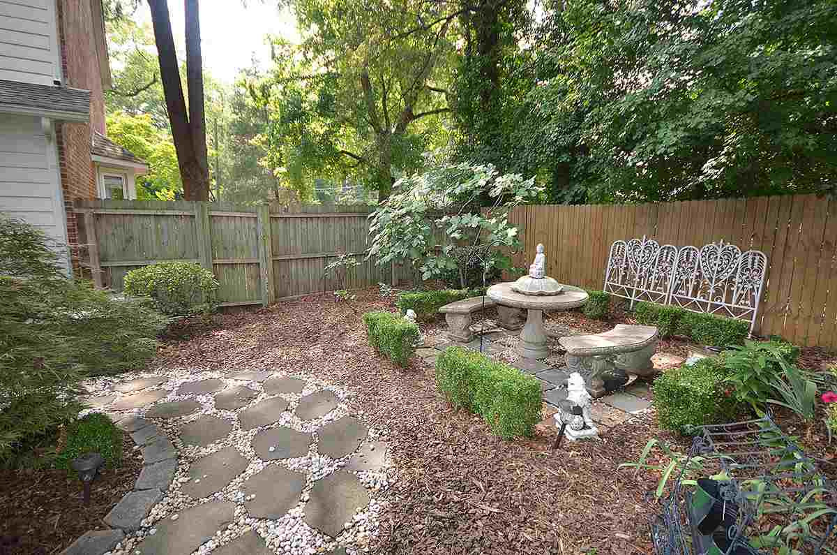 1401 Governors Court Raleigh, NC 27604 - Photo 22 of 30 Garden