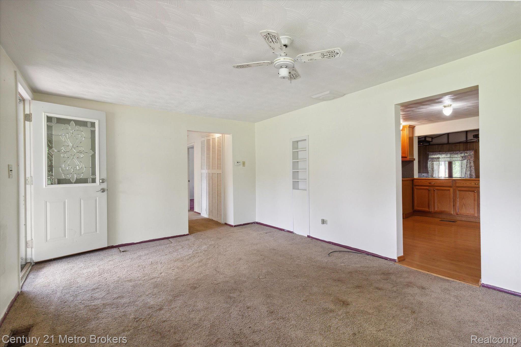 2424 South Vassar Road Burton, MI 48519 - Photo 12 of 41 Gallery Image 12