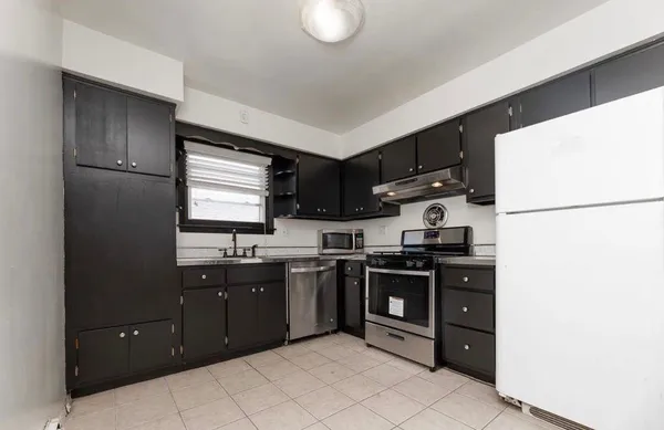 $2,300 | 108 Evergreen Street, Unit 2, Bayonne, NJ 07002
