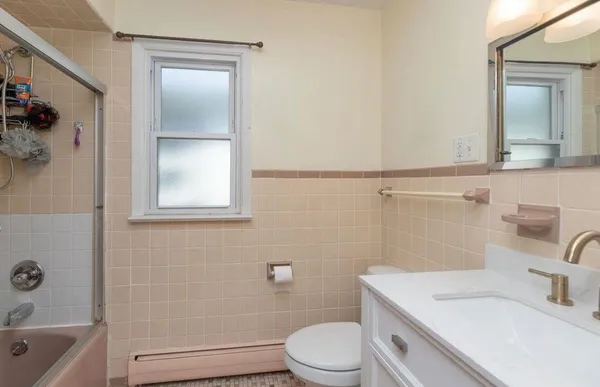 $2,300 | 108 Evergreen Street, Unit 2, Bayonne, NJ 07002