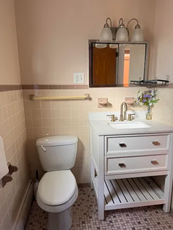 $2,150 | 108 Evergreen Street, Unit 2, Bayonne, NJ 07002