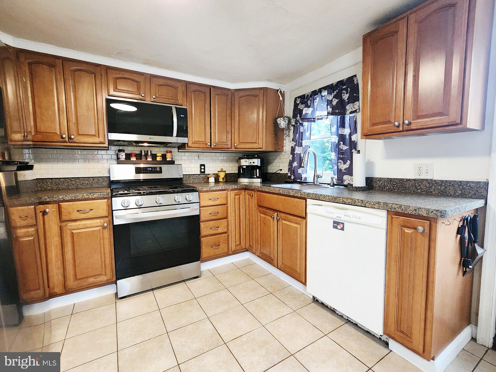 336 Springfield Road Aldan, PA 19018 - Photo 8 of 27