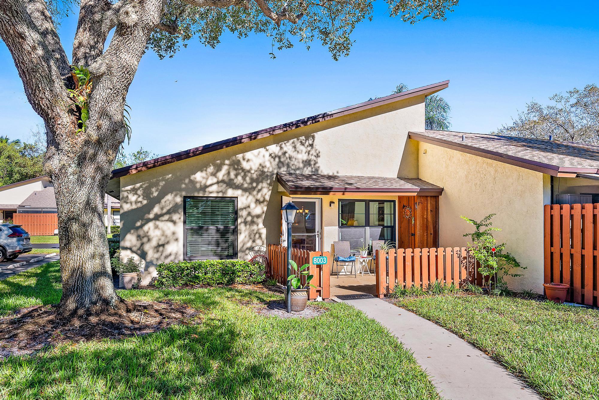 8003 Southeast Villa Cir