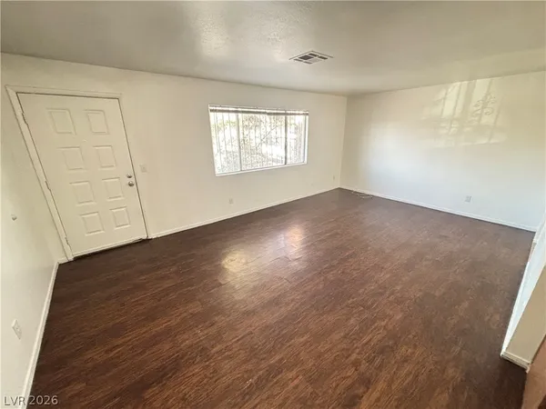 $950 | 4765 Thunderbolt Avenue, Unit 4, Las Vegas, NV 89115