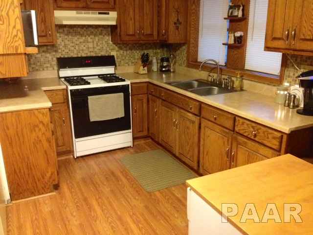 100 Frontenac Road Marquette Heights, IL 61554 - Photo 8 of 11 Gallery Image 8