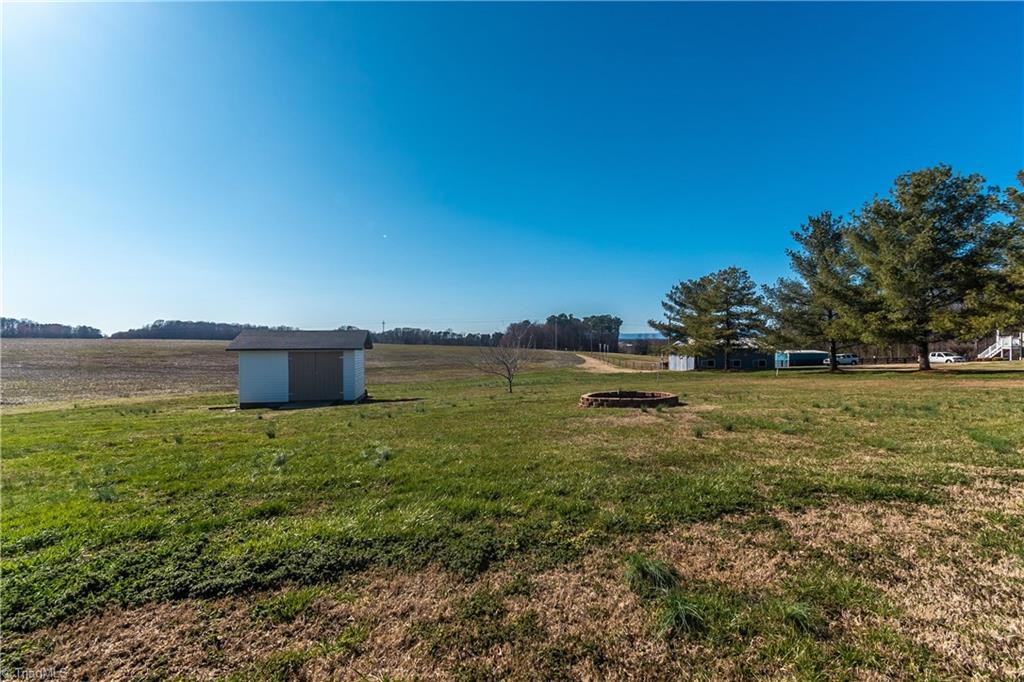 3860 Siloam Road Dobson, NC 27017 - Photo 4 of 28 Gallery Image 4