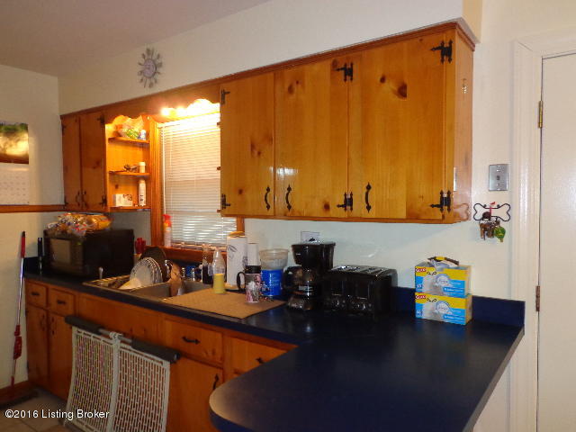 8009 Rory Way Louisville, KY 40219 - Photo 13 of 24 kitchen