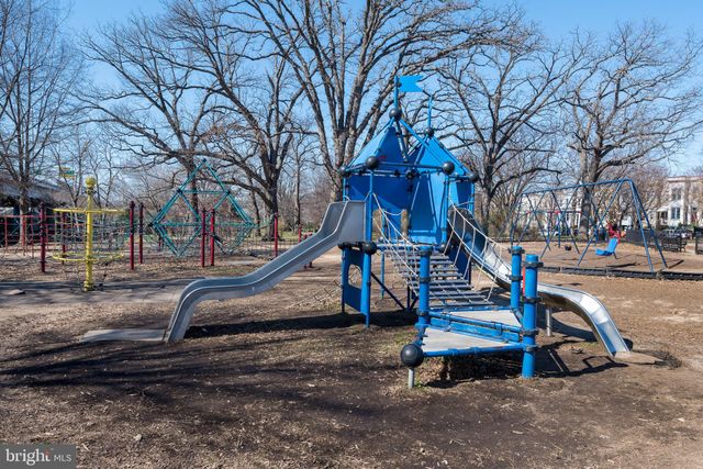 $1,420,000 | 138 E Street Southeast, Washington, DC 20003