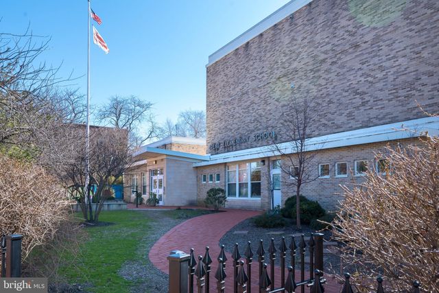 $1,420,000 | 138 E Street Southeast, Washington, DC 20003