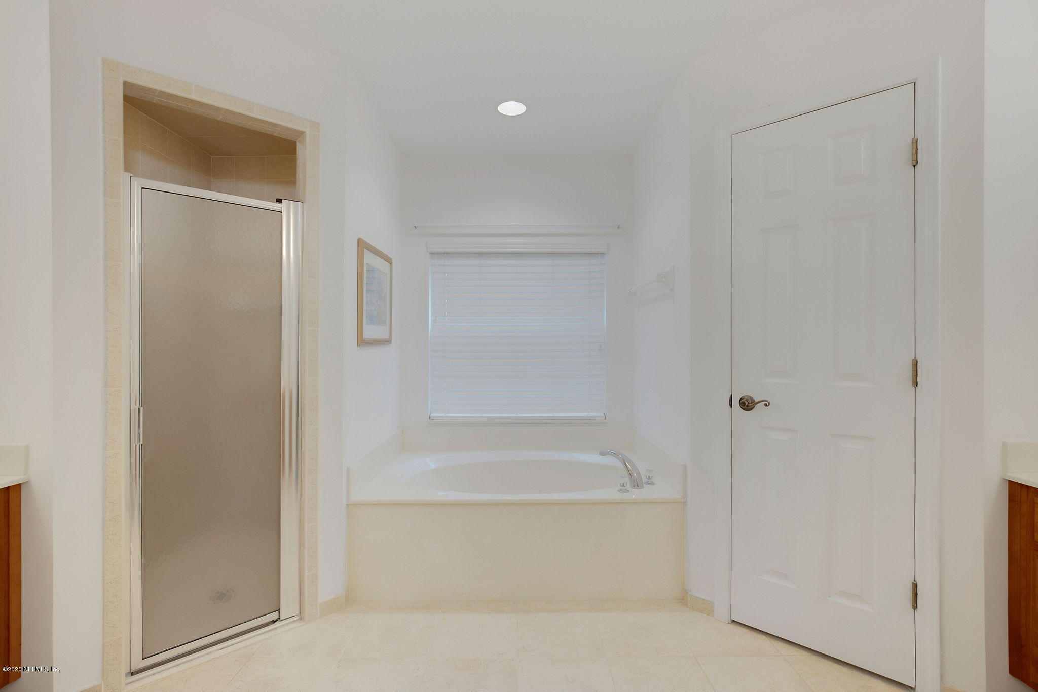 1545 Crichton Road West Jacksonville, FL 32221 - Photo 13 of 30 a bathroom with a bathtub