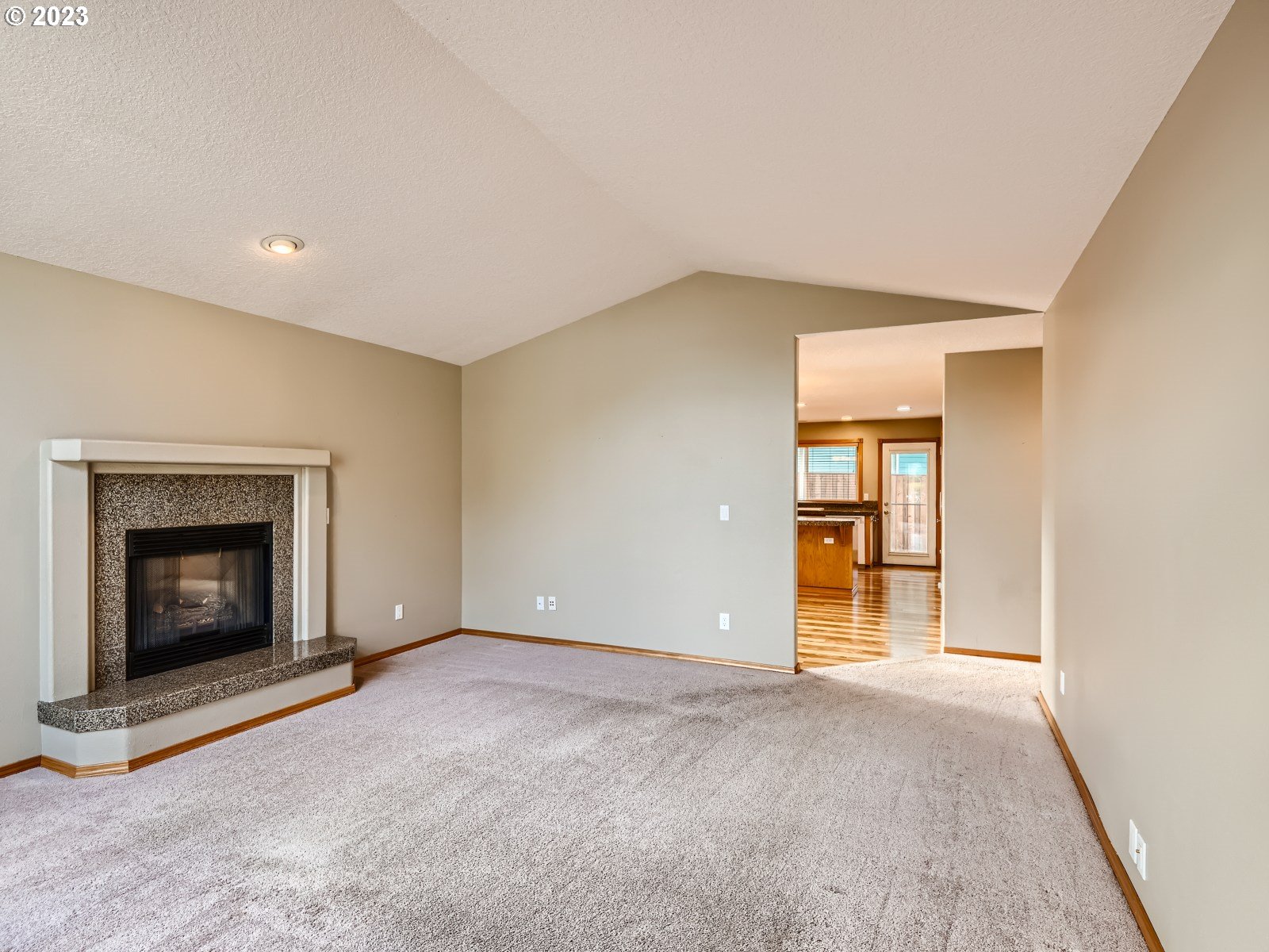14674 Coltrane Street Oregon City, OR 97045 - Photo 4 of 27 Gallery Image 4